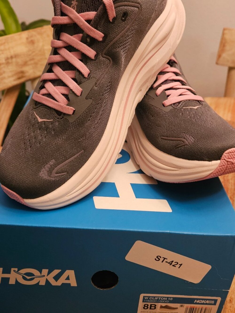 Hoka women Clifton 10